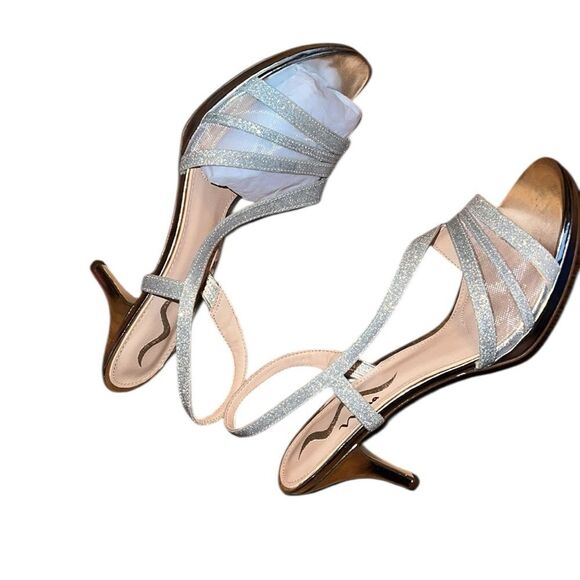 Nina Elegant Silver Strappy Sandals Size 9 1/2 M - Picture 4 of 6